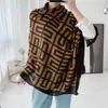 Lenço Explosivo de Algodão e Linho Dongdaemun da Coreia do Sul Novo Outono e Inverno Feminino Versátil Quente Moda Lenço com Letras Xale Decorativo
