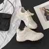 Sapatos esportivos casuais femininos de sola grossa 06 novo modelo de outono, tênis de treinamento alemão confortáveis de sola macia para exterior, tênis 'dad shoes' respiráveis para mulheres