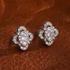 Pendientes de Flor con Recortes Exquisitos de Circonita con Diseño de Nicho Rakol Pendientes de Estilo de Lujo Accesible Pendientes Pequeños y Versátiles