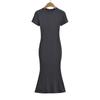 G008-24 nuevo vestido francés retro de color sólido simple de cuello redondo y manga corta sexy tipo vaina con cola de pez para principios de primavera
