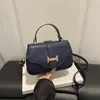 Bolso Cuadrado Pequeño Simple de Color Sólido Transfronterizo 2026 PU Nuevo Elegante Textura Retro para Viajar de un Solo Hombro Cruzado de Mano para Mujer