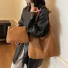 Bolsa Grande Retro Fosca de Alta Qualidade para Mulheres 2025 Nova Bolsa de Ombro de Grande Capacidade para Outono e Inverno Bolsa Tote Versátil para o Dia a Dia