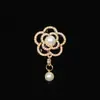 Nuevo Colgante de Camelia Perlada Accesorios para Joyería DIY Flor de Aleación Funda para Teléfono Móvil Material de Decoración de Belleza Venta al por Mayor
