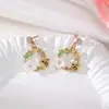 Moda Japonesa y Coreana Nuevos Pendientes de Abeja y Flor Pendientes Creativos de Círculo con Flor de Cinco Pétalos Fabricante Spot Venta al por Mayor