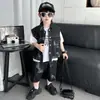 Conjunto Novo de Verão Estiloso para Meninos, Conjunto de Três Peças de Camisa em Faux Denim Fresco e Fashion para Meninos Pequenos, Roupa de Verão da Moda