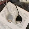 Colar Casual de Metal e Couro com Pinha Estilo Coreano Feminino Pingente Longo de Alta Qualidade Corrente para Suéter Acessórios Elegantes de Inverno