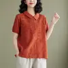 Foto real de uma blusa simples, confortável e estilosa em tamanhos grandes, nova coleção de verão 2026, camisa de algodão e linho com mangas curtas para mulheres