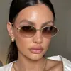 Óculos de Sol Metálicos Modernos e Tendência para Mulheres Armação Oval Retrô Óculos de Personalidade Simples Toque de Luxo Óculos de Sol Estilo de Rua