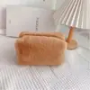 Bolsa de Maquiagem de Pelúcia Cor Sólida Nova Estilo Ins Feminino Grande Capacidade Portátil Clutch Doce Macio Bolsa de Alto Valor