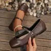 Zapatos Planos Mary Jane de Punta Cuadrada Suaves para Mujer 2026 Nuevo Estilo Retro Marrón Primavera Verano con Faldas Zapatos Mary Jane