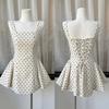 [Tecido de Qualidade Original] Vestido de Alça Ondulado Francês com Bolinhas Temperamento Feminino Verão 2025 Novo Saia Evasê