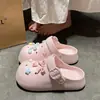 Estilo de vacaciones junto al mar de nicho 2026 Verano Bricolaje Lazo de Dibujos Animados Birkenstock Versátiles Zapatos Cerrados para Mujer