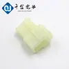 Qian Jin suministra conector especial para coche de caja de plástico 7122-2128 en stock