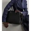 Bolso de Lujo Ligero Europeo y Americano Fila de Bolsos Bolso de Mano de Piel de Vaca de Capa Superior Nicho Gran Capacidad Bolso Tote para Viajar