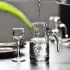 Venta al por mayor de fábrica vaso de bala de vidrio copa pequeña transparente copa de vino extranjera copa de un trago copa de vino blanco wonton copa para licores