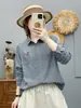 Coleção Outono 2026: Camisa Feminina com Barra Color Block, Bolsos Xadrez e Design de Coração Bordado - Um Top Casual Chique e Emagrecedor