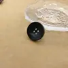 Botón de cuerno natural de cuatro ojales directo de fábrica botón de traje botón de tit estilo retro para chaqueta cortavientos de hombre y mujer