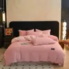 Juego de cuatro piezas de sábana bajera acolchada de terciopelo medio, colcha de terciopelo de leche engrosada de invierno, funda de edredón de terciopelo coral, ropa de cama de felpa