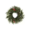Agulhas artificiais de abeto e pinho em estilo country americano e nórdico, adequadas para decorar portas de entrada, vitrines, lareiras e supermercados durante as festas.