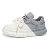 Zapatos de Hombre 2026 Nuevas Zapatillas Casuales Blancas Ligeras de Suela Gruesa para Adolescentes, Bloques de Color Estilo Coreano, Zapatillas Deportivas que Aumentan la Altura para Todas las Estaciones