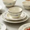 Juego de vajilla de cerámica vintage con puntos florales azules y color fresco bajo vidriado, incluye tazones de arroz para el hogar, platos estilo occidental y platos ovalados para pescado