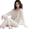 Pijama atacado de manga comprida e perna comprida para mulheres, nova coleção de outono, estilo doce e casual, design de abertura frontal, pode ser usado como roupa externa, feito de algodão e com frete grátis