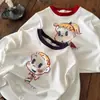 Camiseta térmica infantil para outono e inverno, camiseta infantil masculina estilosa estilo japonês com desenho animado, camisa de veludo elegante para bebês, looks combinando para irmãos