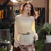 Elegante Vestido Conjunto Feminino 2026 Primavera Novo Estiloso Slim-Fit Top de Tricô Vazado e Saia Estampada Conjunto de Duas Peças Tendência