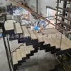 Escalera de tijera en forma de U casual produce quilla de estructura de acero dentada personalizada peldaño de madera de haya placa de sellado inferior con LED LED