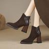 Sapatos Femininos Artesanais 2026 Outono e Inverno Novos Moda Retrô Costura Salto Bloco Botas Curtas Femininas Zíper Traseiro Botas de Salto Alto Bico Fino