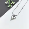 Collar de Acero Inoxidable para Mujer Joyería de Nicho Versátil Colgante de Cobre Cadena Elegante para Clavícula Joyería Cadena de Lujo Ligero