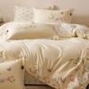 Conjunto de Cama Quatro Peças de Algodão Puro Bordado Luxo Leve Capa de Edredom de Algodão Espessada Lençóis de Cama Roupa de Cama de Alto Padrão para Quarto Principal Outono e Inverno