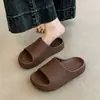 Chinelos de casa femininos antiderrapantes de verão para interior, chinelos silenciosos de EVA antiderrapantes para casais com toque macio, chinelos masculinos de tamanho grande