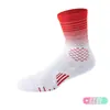 Calcetines Deportivos de Baloncesto Se Personalizan con Muestras. Los calcetines deportivos para eventos de maratón se personalizan con muestras. Calcetines Deportivos de Baloncesto Se Personalizan con Muestras