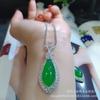 Colgante de calcedonia verde hielo al por mayor de fábrica, colgante de gota de agua con incrustaciones de verde hielo emperador, joyería de moda para hombres y mujeres