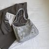Bolsa Casual de Tecido Macio Grande Capacidade Feminina 2024 Nova Chegada Popular Versátil Bolsa Transversal Elegante para o Dia a Dia Bolsa de Ombro Tote