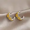 Pendientes de Plata Aguja Primavera y Verano Flor Fresca de Zircón con Goteo de Aceite en Forma de C, Pendientes Simples y Versátiles con un Toque de Lujo Ligero y de Alta Gama