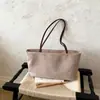 Bolsa de Mão Grande Capacidade Moda Deslocamento Design de Nicho Retro 2026 Novo Estilo Personalidade Tendência Cor Sólida Bolsa Tote Casual