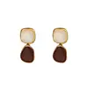Nuevos Pendientes de Moda Geométricos para Mujer, Estilo de Nicho de Gama Alta con Tachuelas de Piedra Roja, Pendientes Versátiles para Mujer