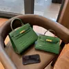 Bolsa Kelly Estilo Crocodilo Retrô Europeia e Americana, Bolsa Feminina de Ombro Único Transversal de Alta Qualidade, Bolsa de Mão da Moda Leve de Luxo para Mulheres Venda por Atacado