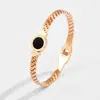 Pulseira Popular de Aço Titânio Transfronteiriça Feminina Moda Nova Pulseira com Tira de Números Romanos Joias Versáteis de Luxo Leve Que Não Desbotam