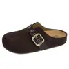 Sandalias tipo mule de suela gruesa estilo coreano para mujer, colección otoño/invierno 2026, adecuadas tanto para interiores como para exteriores, con detalle de hebilla y tacón oculto