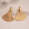 Brincos de Aço com Agulha Geométrica em Forma de Leque Estilo Heavy Metal Europeu e Americano, Modernos e Simples, Adequados para o Dia a Dia, com Sensação de Alto Padrão e Design Único