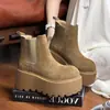 Botas de moda con plataforma de suela gruesa para mujer, nuevo estilo de moda 2026, piel de ante, retro, botines Chelsea que aumentan la altura para mujeres bajitas