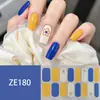 ZE16 refere-se a adesivos de unha estilo europeu e americano com grandes blocos de cor, estampas de leopardo, xadrez, estrelas, listras, e ornamentos para unhas.