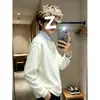 Camiseta de manga larga para hombre con media cremallera, efecto dos piezas, bloques de color estilo americano para otoño, sudadera de corte regular, diseño moderno de retazos con cuello alto
