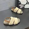 Sandalias de mujer tipo mule de moda con diseño de una sola tira, colección otoño/invierno 2026, con material mullido y estilo inspirado en Birkenstock