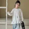 Camiseta de Manga Larga para Niñas Little Red Fish, Atuendo de Otoño para Niñas Mayores, Top con Adorno de Encaje de Otoño para Estudiantes de Secundaria, Atuendo Único para Padres e Hijos