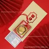 Decoração Suspensa Gato da Sorte Imperial Shou do Mesmo Estilo da Família Zhou Amuleto para Pendurar no Carro Gato da Sorte Grande Fortuna Imperial Shou Bolsa Vermelha Presente