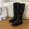 Botas de montar retro versátiles para mujer con doble hebilla para el día a día, nuevo estilo otoño e invierno 2026, adecuadas para combinar con faldas, de media pantorrilla, tacón grueso, botas que aumentan la altura